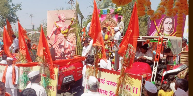 शिवजयंती निमित्त युवकांनी काढली नागराळ ते लोहारा रॅली