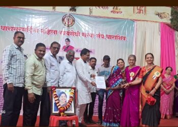 शुभांगी सगर हिच्या शिक्षणासाठी धारासुरमर्दिनी संघाकडून आर्थिक मदत