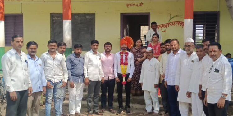 लोहारा (खुर्द) येथील हणमंत रसाळ यांचा निवडीबद्दल सत्कार