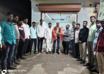 हणमंत रसाळ याचा मित्र परिवाराच्या वतीने सत्कार