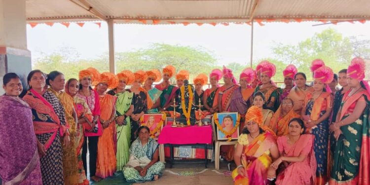 मुर्शदपुर येथील विविध क्षेत्रात काम करणाऱ्या महिलांनी स्वखर्चाने घेतला महिला मेळावा