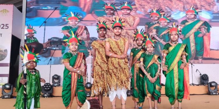 राष्ट्रपती भवनात सास्तूरच्या दिव्यांग विद्यार्थ्यांचा नृत्याविष्कार; पर्पल फेस्टमध्ये आदिवासी नृत्याने जिंकली मने