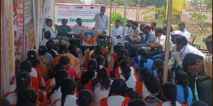 कोंडजीगड येथे बालविवाह कायद्याविषयी दिली माहिती