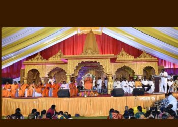 जेवळी येथे नव्याने बांधलेल्या श्री गुरू सिध्देश्वर विरक्त मठाचे वास्तु पूजन, लोकार्पण व श्री विरभद्रेश्वर मंदिर कळसारोहण कार्यक्रम उत्साहात संपन्न