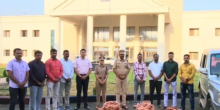 पवनचक्कीतील तांब्याच्या तारा लुटणारी टोळी स्थानिक गुन्हे शाखेच्या ताब्यात; आरोपींकडून धाराशिव जिल्हयातील ७ गुन्हे उघड