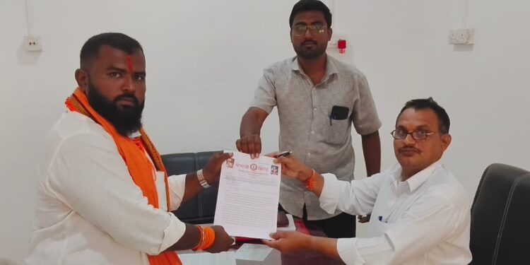 भाऊसाहेब फुंडकर कृषी योजनेतील फळबाग लागवड केलेल्या शेतकऱ्याचे अनुदान त्वरित देण्यात यावे – मुख्यमंत्र्यांना निवेदनाद्वारे केली मागणी