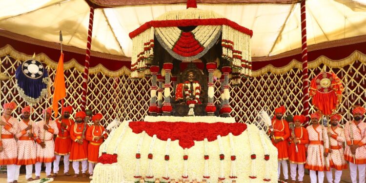 रायगडावर मोठ्या उत्साहात साजरा झाला शिवराज्याभिषेक सोहळा