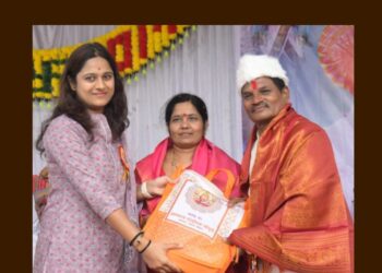 सास्तुर येथील मुख्याध्यापक माने यांचा सेवानिवृत्तीनिमित्त सत्कार