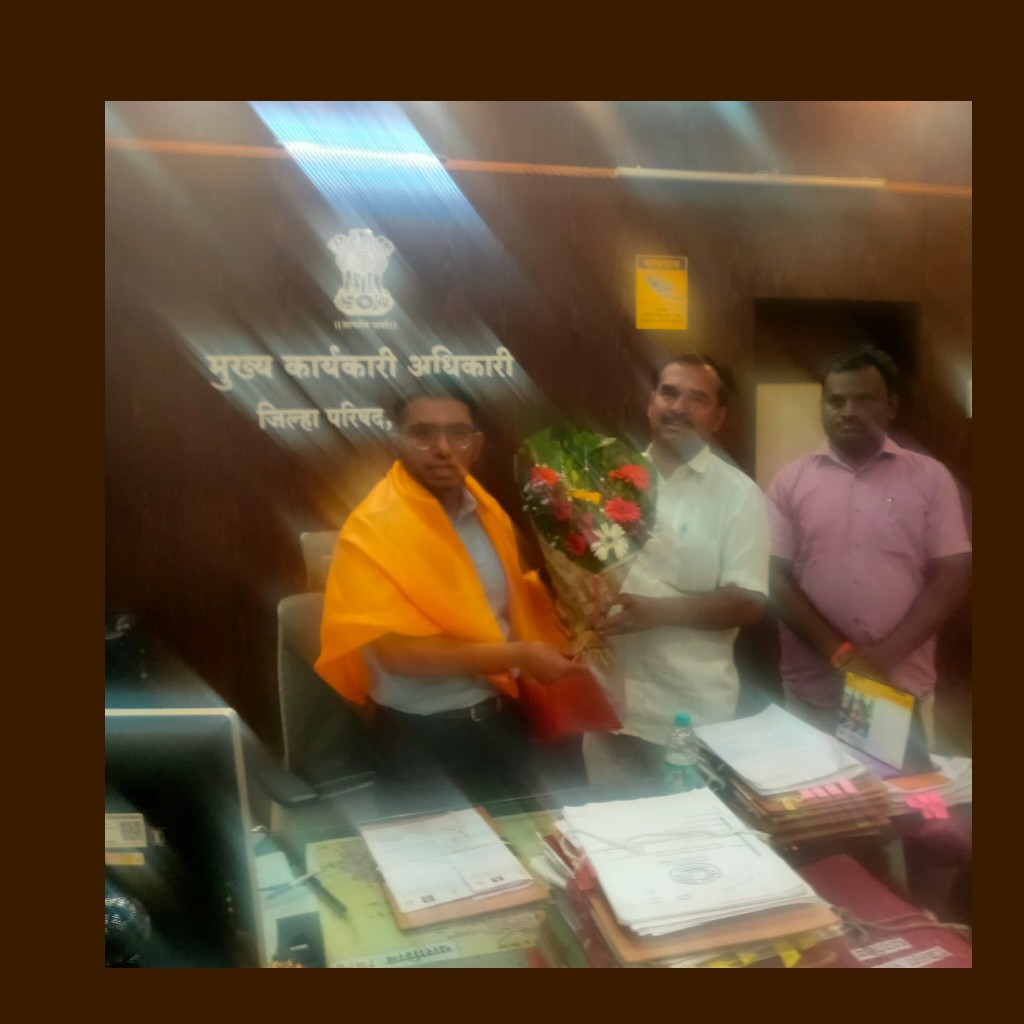 ग्रामपंचायत अधिकारी संघटनेच्या वतीने सीईओ घोष यांचा सत्कार