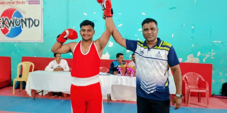 भानुदासराव चव्हाण महाविद्यालयाच्या विद्यार्थ्यांचे विभागीय व जिल्हास्तरीय स्पर्धेत यश