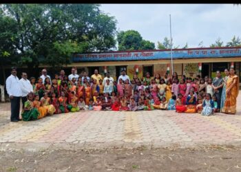 भातागळी येथे विद्यार्थ्यांनी टिपरी व गरबा नृत्यातून केली कलागुणांची उधळण