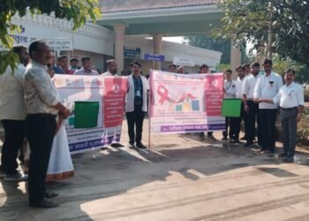 सास्तुर येथील स्पर्श रुग्णालयात जागतिक एड्स दिनानिमित्त जनजागृती रॅली