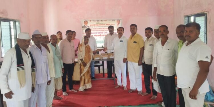 एकोंडी (लो) येथे मोफत नेत्र तपासणी व चष्मे वाटप