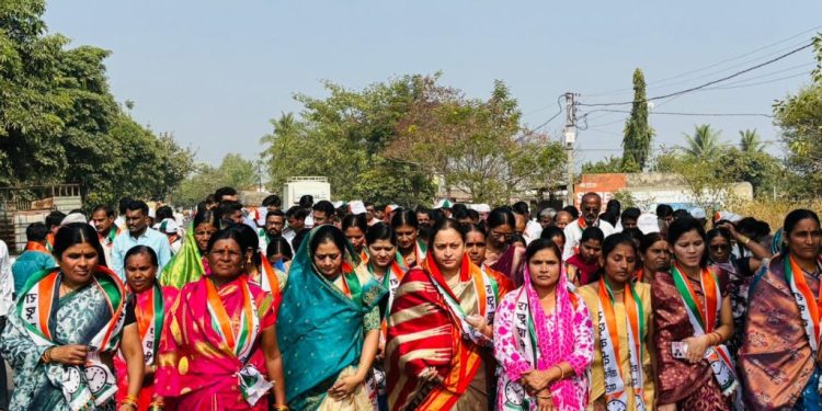 बलसुर येथे सविताताई बिराजदार यांच्या प्रचाराचा शुभारंभ; मतदारांचा मिळतोय प्रचंड प्रतिसाद