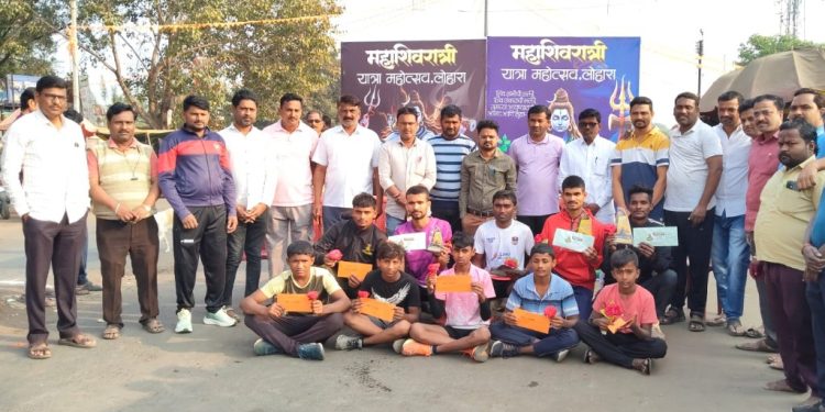 मॅरेथॉन स्पर्धेत सोलापूर येथील सुमित जावीर प्रथम