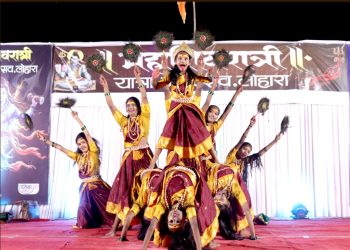 लोहाऱ्यातील राज्यस्तरीय नृत्य स्पर्धेत बहारदार नृत्य सादर करून स्पर्धकांनी उपस्थितांना केले मंत्रमुग्ध