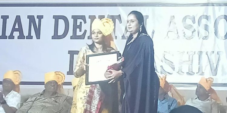 लोहाऱ्यातील डॉ. मयुरी गारठे यांचा ‘आयडीए’तर्फे विशेष सन्मान