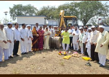 लोहारा शहरात महात्मा बसवेश्वर मंदिर सभामंडपाचे भूमिपूजन