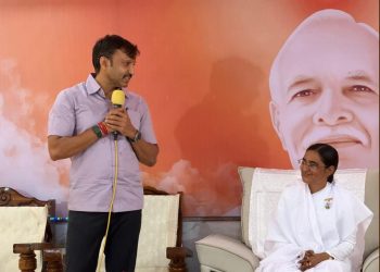 खासदार निंबाळकर यांची लोहारा येथील ब्रह्मकुमारीज आध्यात्मिक केंद्राला भेट