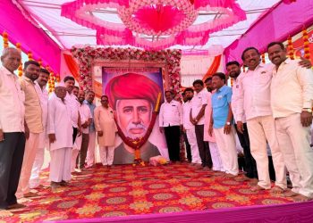 लोहारा शहरात क्रांतीसुर्य महात्मा ज्योतिबा फुले यांची जयंती साजरी