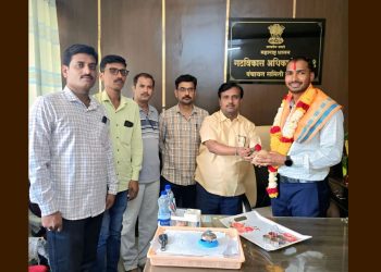 लोहारा पंचायत समितीचे नूतन गटविकास अधिकारी ओंकार गायकवाड यांचा सत्कार