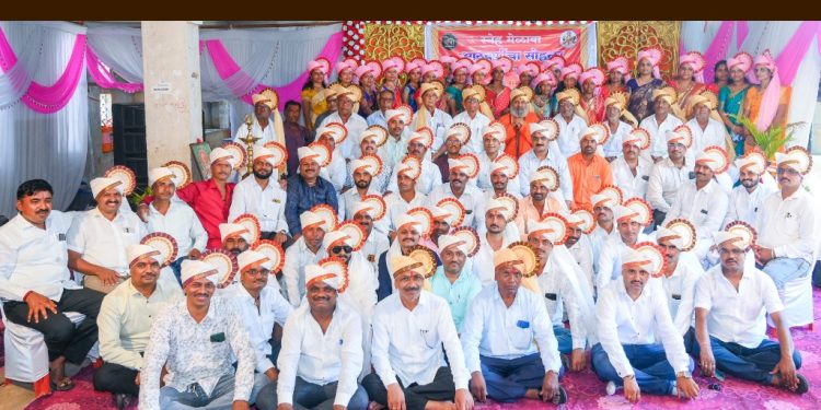 माकणी येथील भारत विद्यालयातील माजी विद्यार्थ्यांचा स्नेहमेळावा; तब्बल २५ वर्षांनी वर्गमित्र एकत्र