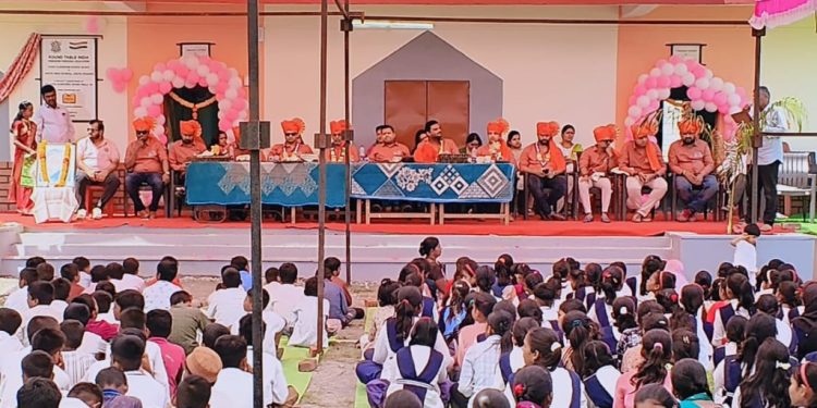 आष्टाकासार येथील आष्टा हायस्कूलमध्ये पाच नवीन वर्गखोल्यांचे लोकार्पण; गुणवंत विद्यार्थ्यांचा सत्कार