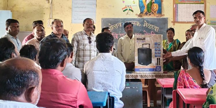 होळी येथील जिल्हा परिषद शाळेत पालक मेळावा
