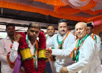 लोहारा येथे काँग्रेसचे नुतन तालुकाध्यक्ष दयानंद पाटील यांचा पदग्रहण सोहळा