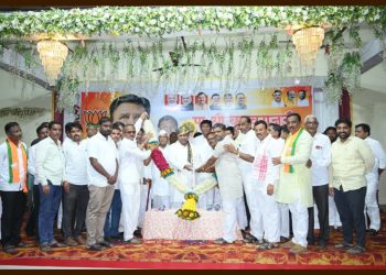 आ. बसवराज पाटील यांचा लोहाऱ्यात सत्कार