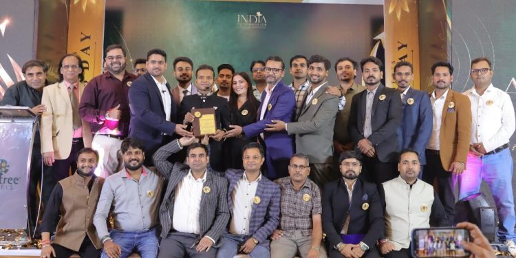 फोटोग्राफर्स सक्सेस डे मध्ये एआयपीएचएचचा सन्मान; फोटोग्राफी समुदायासाठीच्या सामाजिक व मदतकार्याची दिल्लीमध्ये दखल