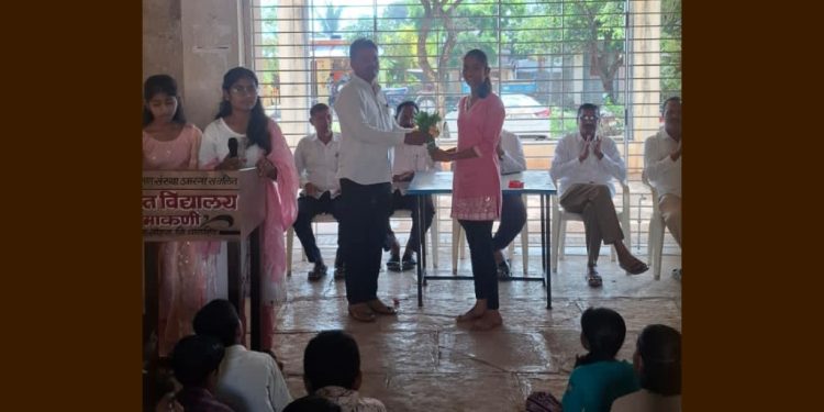 माकणी येथील भारत विद्यालयात शिक्षक दिन साजरा