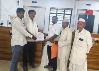 खरीप पिकांचे पंचनामे करून नुकसान भरपाई देण्यात यावी – निवेदनाद्वारे तहसीलदार यांच्याकडे केली मागणी